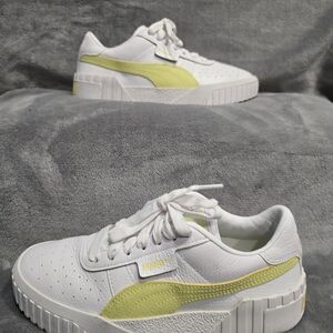 Puma White Sneakers with Pale Yellow Side Stripe